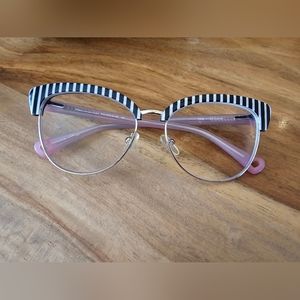Frame / Glasse Betsey Johnson